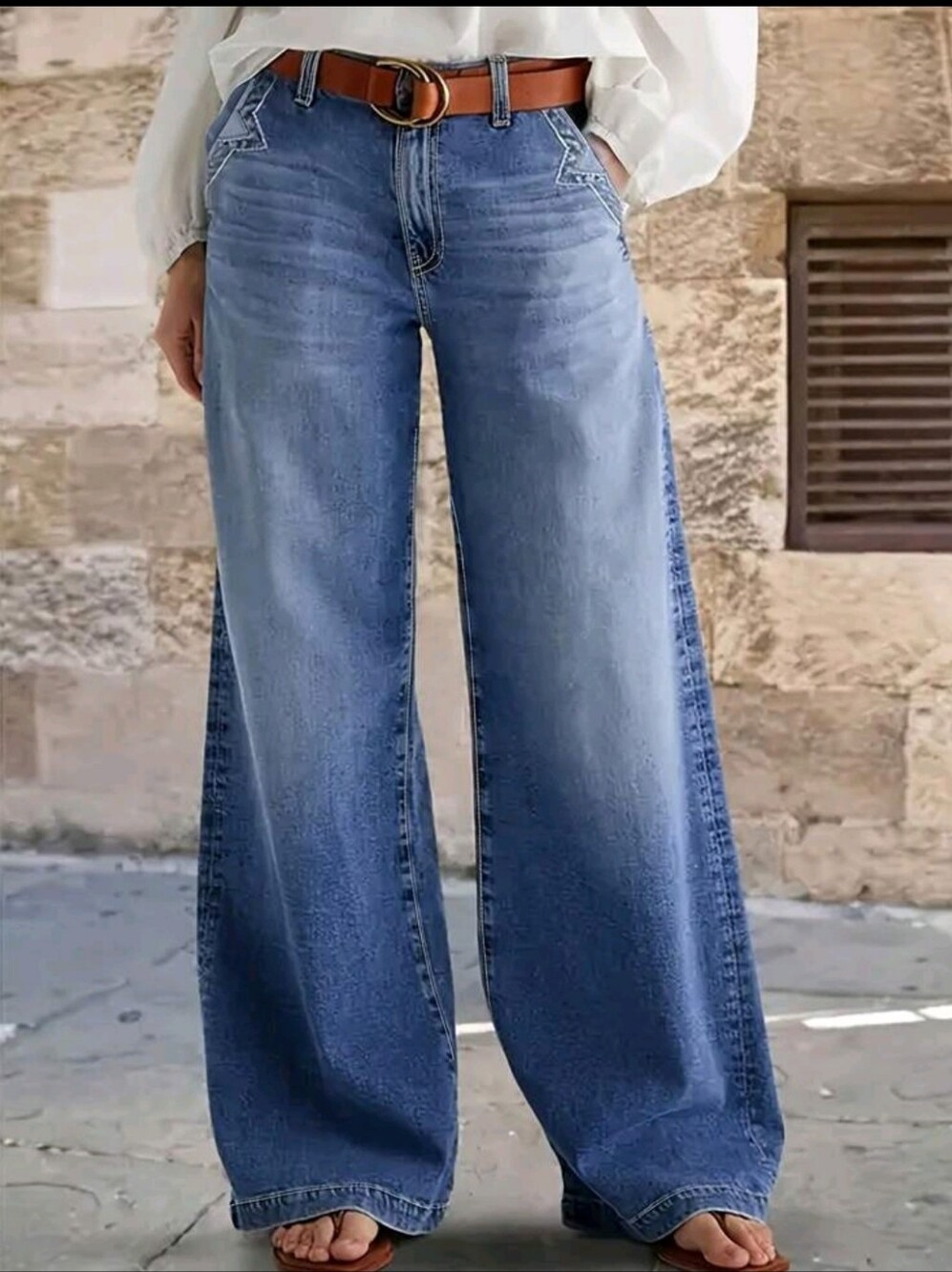 BRAND NEW ** Wide Leg High-Rise Women’s Jeans in Faded Blue